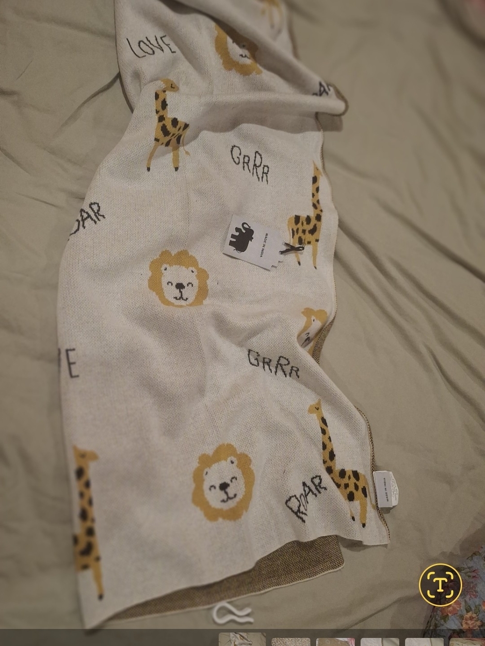 Baby Lion & Giraffe Knit Blanket - Cream & Mustard